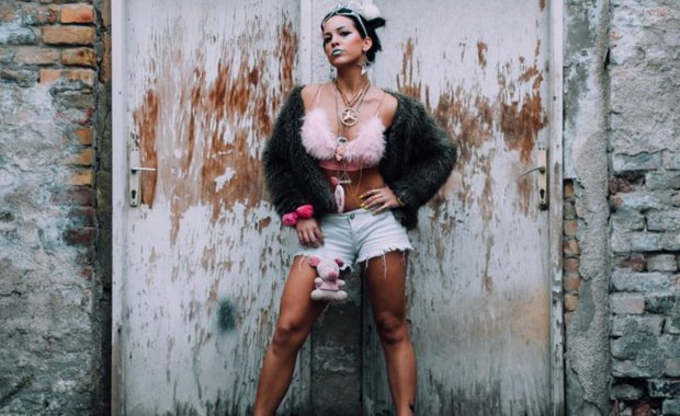 Mimi Mercedez photo 1